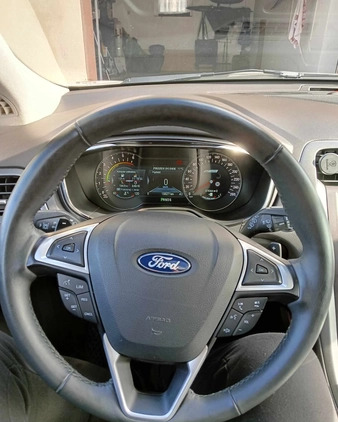 Ford Mondeo cena 68000 przebieg: 159000, rok produkcji 2015 z Gołańcz małe 191